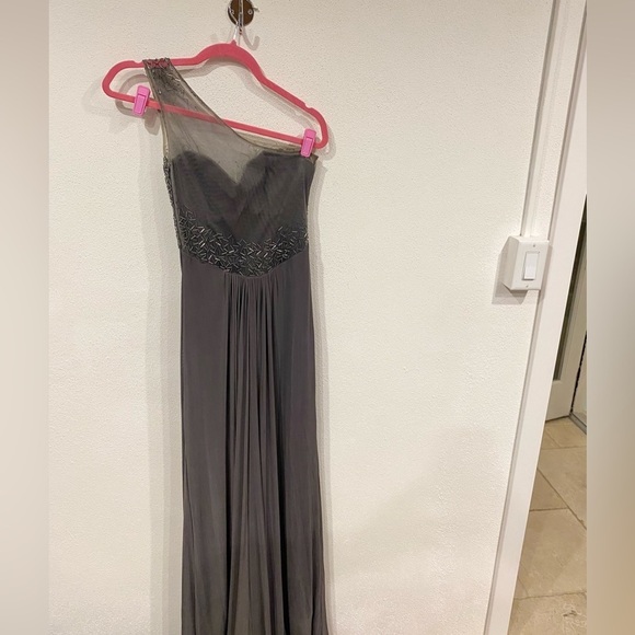 NEW La Femme Gray One Shoulder Beaded Evening Gown Size 2 - Picture 4 of 4